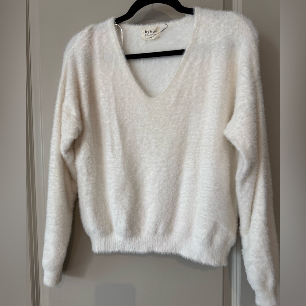 Ivy & Leo Cozy White Sweater L S/M